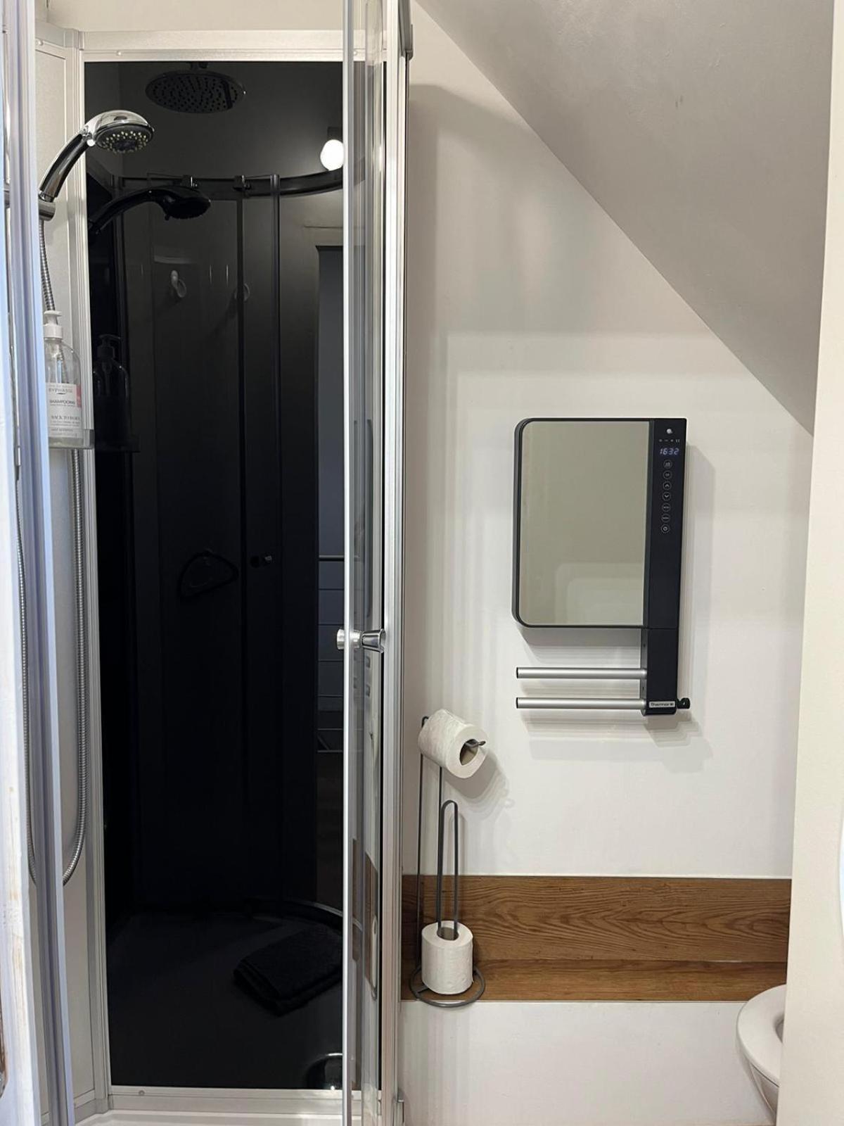 Appartement Type Loft Avec Terrasse シェルブール・アン・コタンタン エクステリア 写真